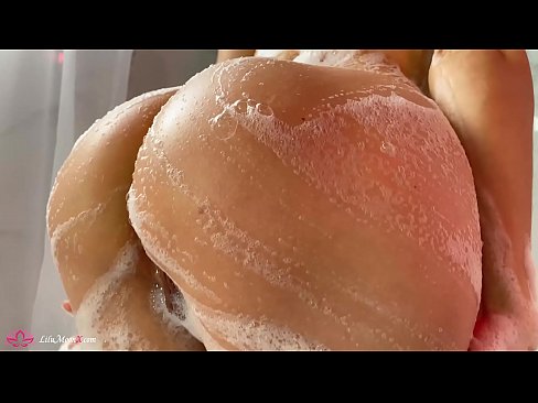 ❤️ Brunette شاور میں شدید orgasm کے لئے وائبریٹر کے ساتھ بلی میں مشت زنی کرتی ہے۔ ہم پر ur.josporn-com.ru ❤
